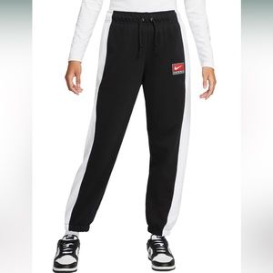 New Nike Fleece Pants